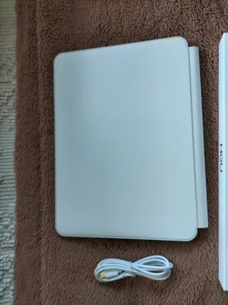 Capa com Teclado para iPad Branco
