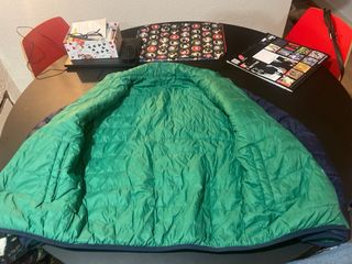 Plumas ligero azul y verde