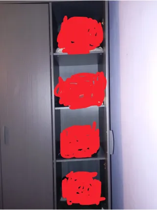 Urge venta. Armario grande gris de madera