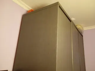 Urge venta. Armario grande gris de madera