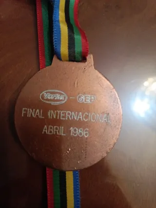 Medalla de fútbol 1986