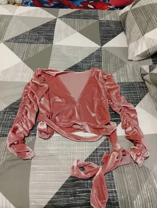 Top rosa terciopelo manga larga