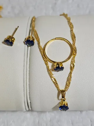 Conjunto de Joyas y Reloj Dorado con Azul