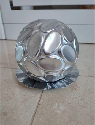 Bola decorativa plateada