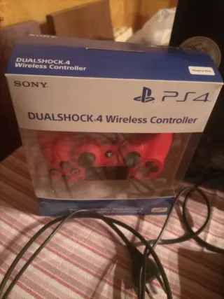 PS4 Slim 1TB + Mando Rojo + Gran Turismo Sport