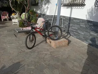 Bicicleta de Montaña Rommet Negra y Roja