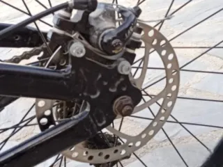 Bicicleta de Montaña Rommet Negra y Roja