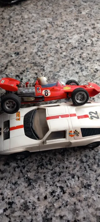 Coche Scalextric Tyrrell-Ford Rojo