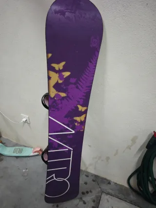 Tabla Snowboard Nitro con Fijaciones y botas