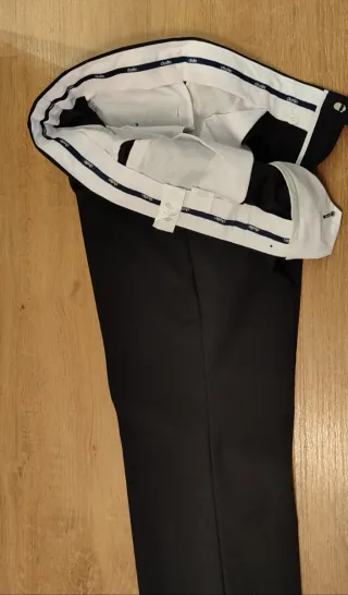 Traje de caballero negro gris oscuro