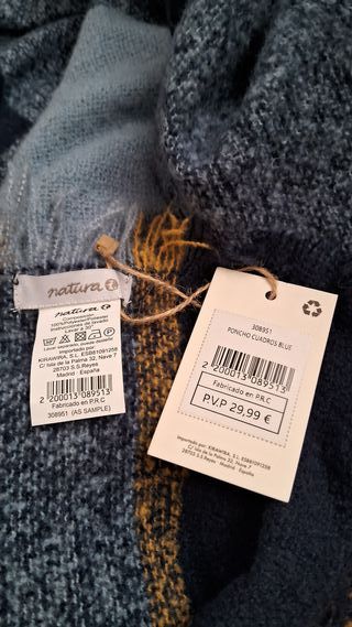 Poncho de cuadros azul y mostaza