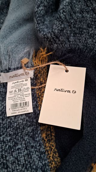 Poncho de cuadros azul y mostaza