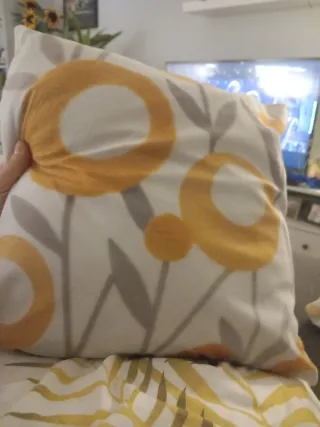 Cojín decorativo tela floral