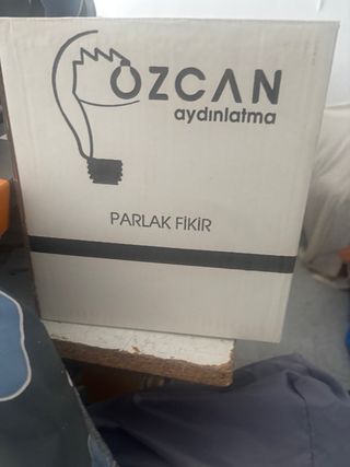 Foco techo madera y vidrio sin usar