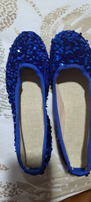 Lote de vestido y bailarinas de lentejuelas azul