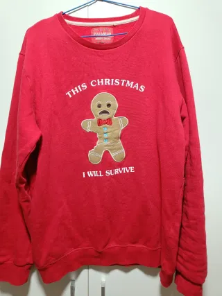 Sudadera navideña Pull&Bear roja