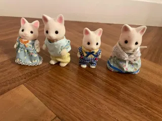 Familia de Gatos Blancos Sylvanian