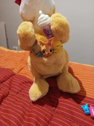 Peluche FurReal mamá Joise Canguro Interactivo