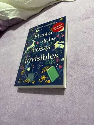 El color de las cosas invisibles