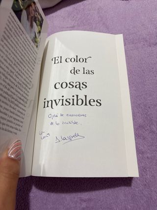 El color de las cosas invisibles