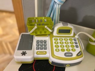 Cocinita de madera / Teatro marionetas y pizarra