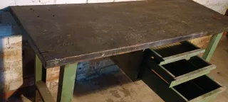 Banco de trabajo con cajones