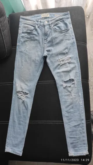 Vaqueros Pull&Bear desgastados Talla 36