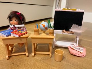 Barriguitas set clase con muñeca
