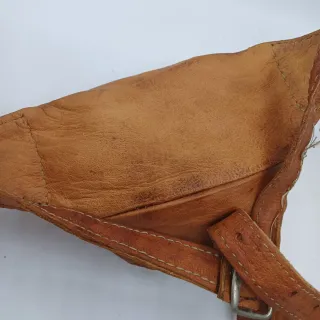 Riñonera pequeña cuero hecha a mano para niños