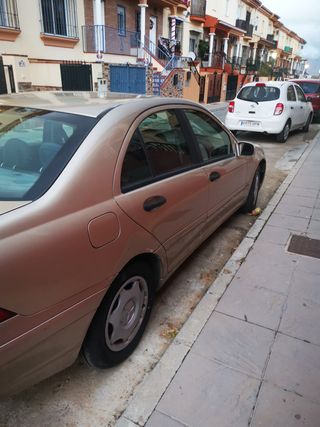 Mercedes-Benz Clase C220cdi  año 2000