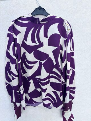 Blusa Mango Satinada Estampada Talla M