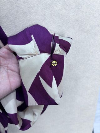 Blusa Mango Satinada Estampada Talla M