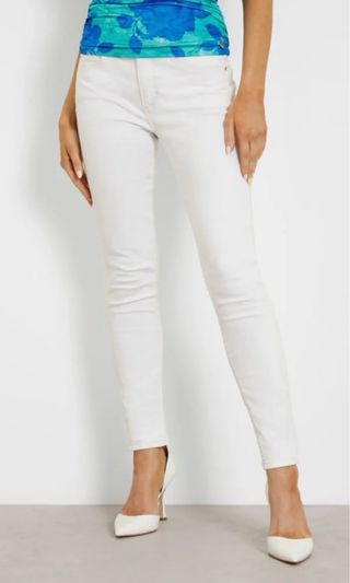 Pantalón blanco Guess