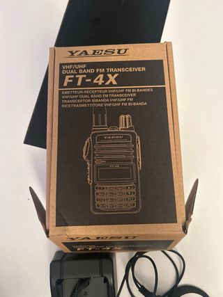 Yaesu FT-4X Walkie Talkie Dual Band