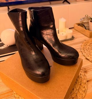 Botines negros Stradivarius