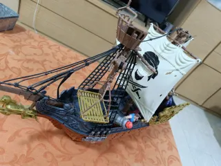 Barco Pirata Juguete con Figuras