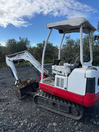 Excavadora Takeuchi TB016