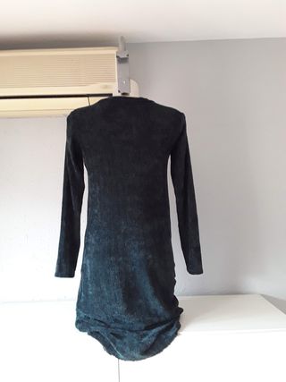 Vestido verde oscuro de Zara. Talla S