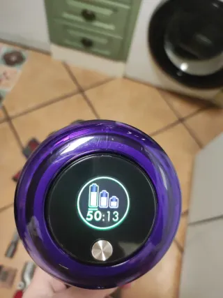 Aspiradora Dyson V11 original, con un cepillo más