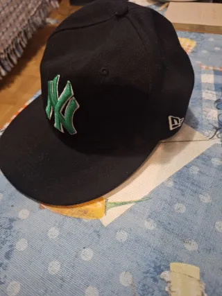 Gorra RW NY Azul y Dorada + Gorra NY sin marca