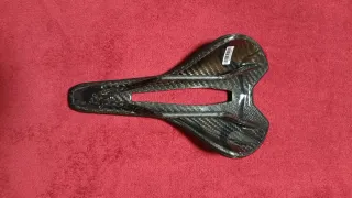 Sillín 3D Ryet Carbono 2 Salidas