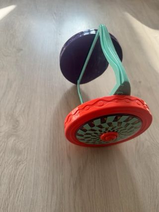 Espejo rodante B toys para bebé