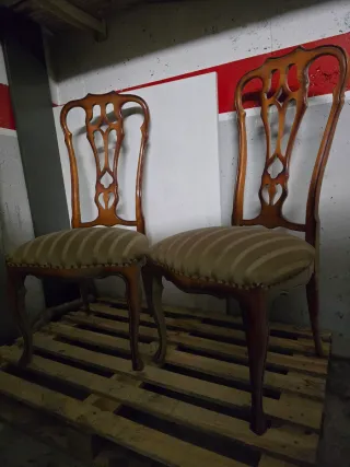Pareja Sillas Clásicas Madera Tapizadas