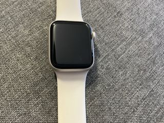 Apple Watch SE 40mm GPS Star Light
