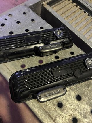 Tapas de válvulas Offenhauser Big Block