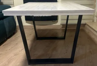 Mesa de salón madera estilo rústico