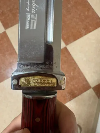 Cuchillo Columbia con funda