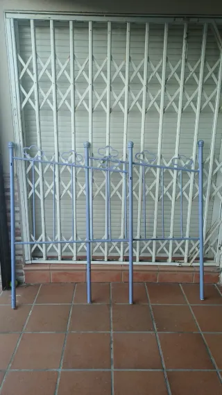 Cabecero de forja azul celeste