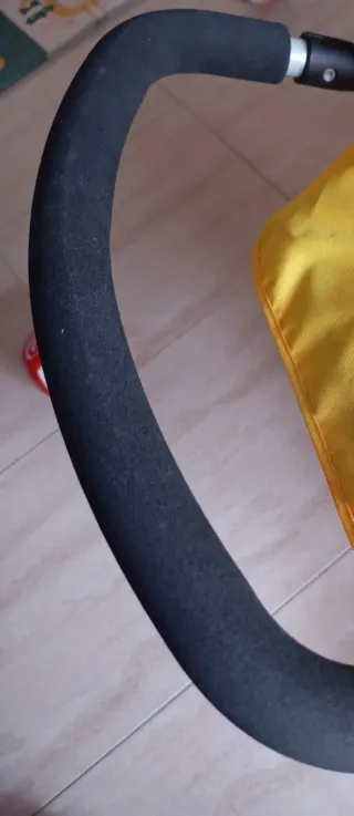 Cochecito de muñecas doble amarillo MIYO