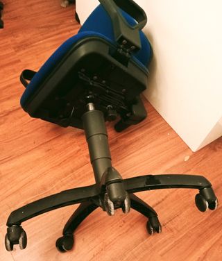 Silla giratoria de oficina giratoria con ruedas